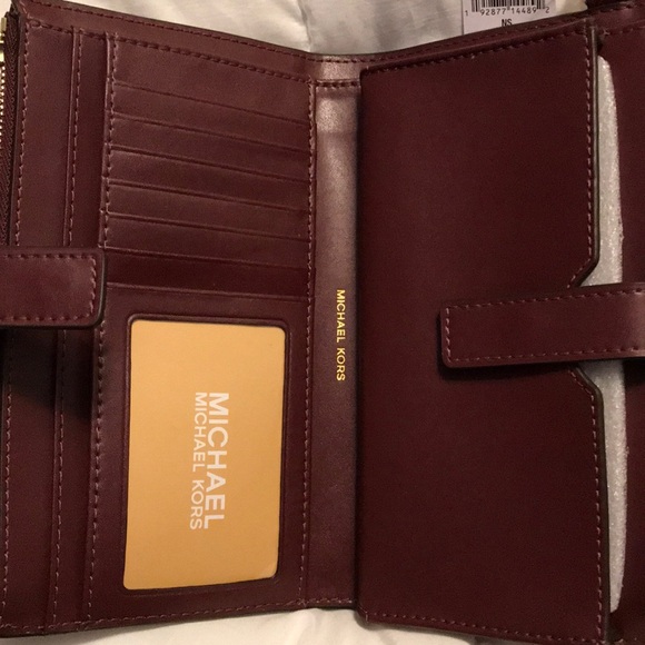 Michael Kors double zip wristlet - Picture 4 of 8